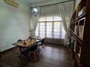 Rumah Mewah Di Demangan Baru Dekat Lippoplaza, AMPLAZ, kampus SADHAR, UGM, UIN