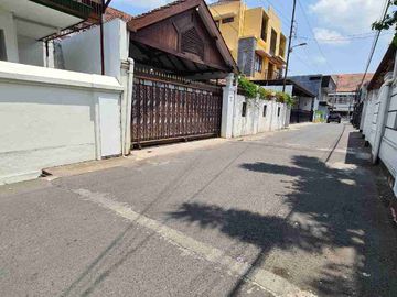 Rumah Mewah Di Demangan Baru Dekat Lippoplaza, AMPLAZ, kampus SADHAR, UGM, UIN