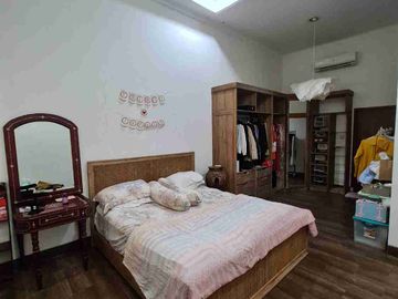 Rumah Mewah Di Demangan Baru Dekat Lippoplaza, AMPLAZ, kampus SADHAR, UGM, UIN