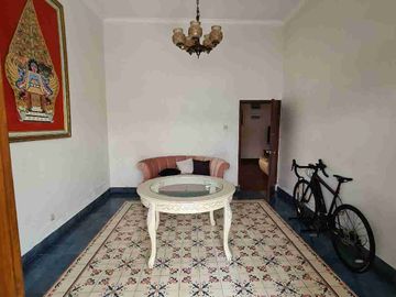 Rumah Mewah Di Demangan Baru Dekat Lippoplaza, AMPLAZ, kampus SADHAR, UGM, UIN
