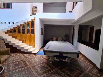 Rumah Mewah Di Demangan Baru Dekat Lippoplaza, AMPLAZ, kampus SADHAR, UGM, UIN