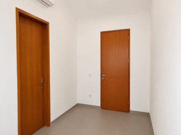 Hunian modern 2 lantai CIPUTAT desain mezzanine yang unik dan elegan