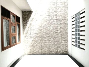 Dijual Rumah Siap Huni 3 KT, 2 KM, LT 217 m² - Pesanggrahan Jakarta Selatan