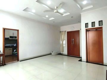 Dijual Rumah Siap Huni 3 KT, 2 KM, LT 217 m² - Pesanggrahan Jakarta Selatan