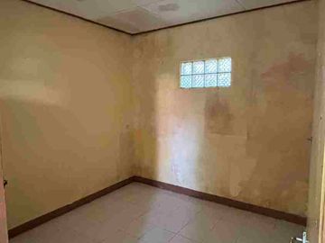 Dijual Villa di Jomin Timur Cikampek. Cocok untuk dibanagun Kontrakan (area pabrik).