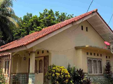 Dijual Villa di Jomin Timur Cikampek. Cocok untuk dibanagun Kontrakan (area pabrik).