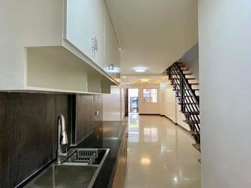 For Sale 3 Storey Modern Townhouse w/ Roofdeck in San Antonio, Makati City. KSA
