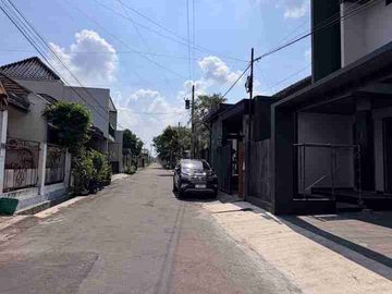RUMAH MEWAH 2 LANTAI TROPIS KONTEMPORER MODERN DI PURWOMARTANI SLEMAN