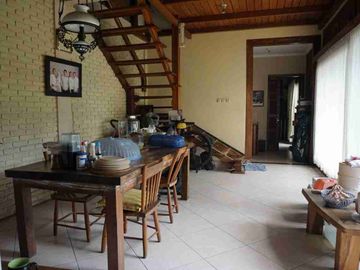 Rumah Cigadung Tubagus Ismail Kota Bandung Strategis Siap Huni Lux