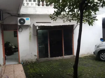 BU Rumah dan Tanah bisa beli 1/2 di Rawamangun, Jakarta Timur #217