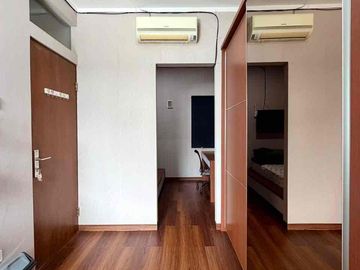 Dijual Rumah 3 Lantai Full Renovasi Sektor 1G Gading Serpong