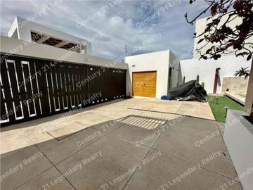 casa en Renta en Hacienda San José con alberca privada amueblada