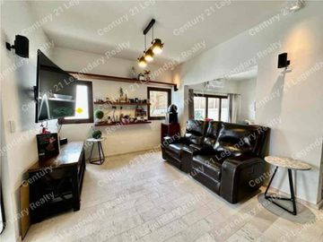 casa en Renta en Hacienda San José con alberca privada amueblada