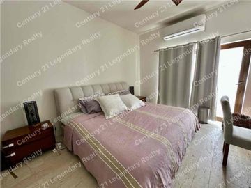 casa en Renta en Hacienda San José con alberca privada amueblada