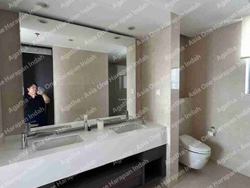 for rent Casa Domaine 3+1 bedroom Tanah Abang, Jakarta Pusat. Premium Location near business area