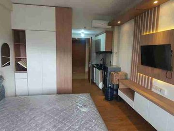 Apartemen pinewood di sewakan type studio lengkap
