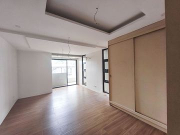 4 Storey Townhouse For Sale in Cubao Quezon City with Roof Deck and 5 Bedrooms-JV2