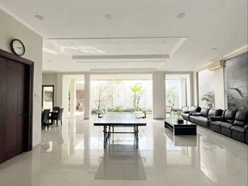 Dijual Rumah Mewah di The Crown PHG Gading Serpong