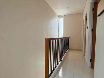 Rumah Baru siap Huni dekat MRT Lebak Bulus