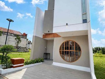 Rumah Baru siap Huni dekat MRT Lebak Bulus