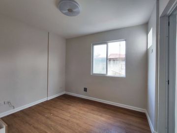 RFO 3 Storey Townhouse with 3 Bedrooms Located Project 2 Quezon City-JV2
