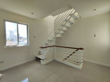 RFO 3 Storey Townhouse with 3 Bedrooms Located Project 2 Quezon City-JV2