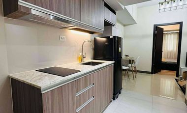 NICE FULLY FURNISHED 1 BEDROOM UNIT IN PARK MCKINLEY WEST TAGUIG CITY