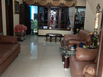 Rumah siap huni di jambangan surabaya