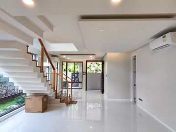 Ready for Occupancy House and Lot for Sale in BF homes Paranaque Brandnew near ATC-MD