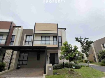 DIJUAL RUMAH SEMI FURNISH, HOEK DAN SIAP HUNI DI SYMPONIA GADING SERPONG.