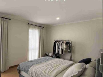 DIJUAL RUMAH SEMI FURNISH, HOEK DAN SIAP HUNI DI SYMPONIA GADING SERPONG.