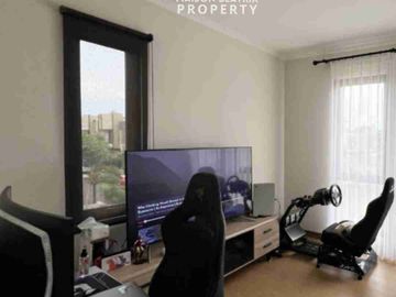 DIJUAL RUMAH SEMI FURNISH, HOEK DAN SIAP HUNI DI SYMPONIA GADING SERPONG.
