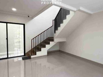 DIJUAL RUMAH SEMI FURNISH, HOEK DAN SIAP HUNI DI SYMPONIA GADING SERPONG.
