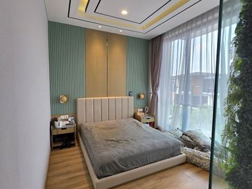 DIJUAL RUMAH MEWAH LYNDON NAVAPARK