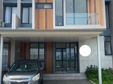 Rumah 2 lantai 4 kamar dekat AEON mall di Grand Freja
