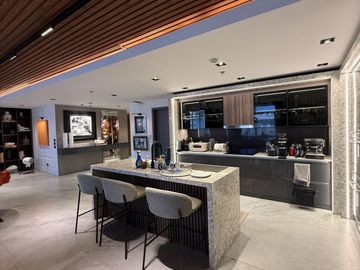 East Gallery Place - Beautiful 3BR for Sale
