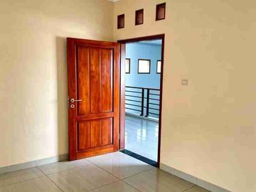 Dijual BU Rumah Jatinegara Indah Jakarta Timur LT 165 LB 240 Siap Huni