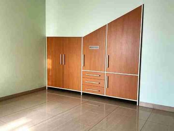 Dijual BU Rumah Jatinegara Indah Jakarta Timur LT 165 LB 240 Siap Huni