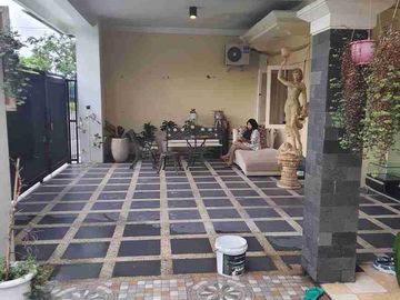 Dijual Rumah Raya Babatan Pratama Depan Jalan Utama