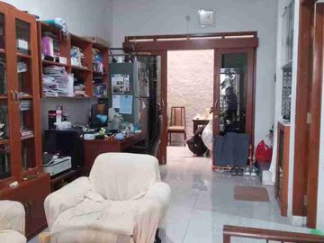rumah 2,5 lantai komplek Arcamanik endah jalan kaki ke griya