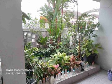 rumah 2,5 lantai komplek Arcamanik endah jalan kaki ke griya