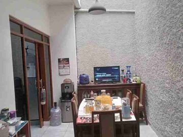rumah 2,5 lantai komplek Arcamanik endah jalan kaki ke griya