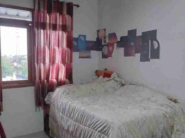 rumah 2,5 lantai komplek Arcamanik endah jalan kaki ke griya