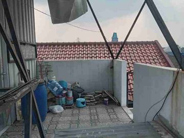 rumah 2,5 lantai komplek Arcamanik endah jalan kaki ke griya