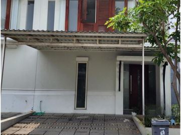LUAS TANAH 147 M2 – BERADA DI BLOK DEPAN + FULL FURNISHED!! RUMAH 2 LANTAI SIAP HUNI DI GRAND HARVEST WIYUNG SURABAYA BARAT