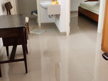 LUAS TANAH 147 M2 – BERADA DI BLOK DEPAN + FULL FURNISHED!! RUMAH 2 LANTAI SIAP HUNI DI GRAND HARVEST WIYUNG SURABAYA BARAT