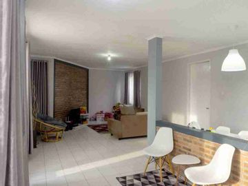 Rumah Luas di Komplek Jatihandap Luas Tanah 184 harga 875 Juta View Bandung