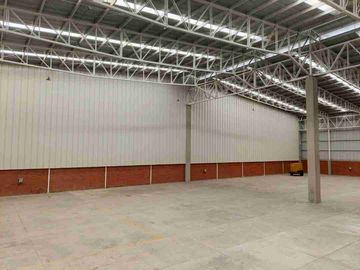 VENDO BODEGA INDUSTRIAL AL PIE DEL AEROPUERTO ALFONSO BONILLA ARAGÓN ÁREA 2000 M2