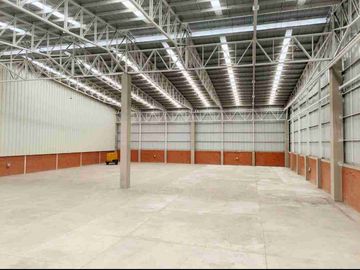 VENDO BODEGA INDUSTRIAL AL PIE DEL AEROPUERTO ALFONSO BONILLA ARAGÓN ÁREA 2000 M2