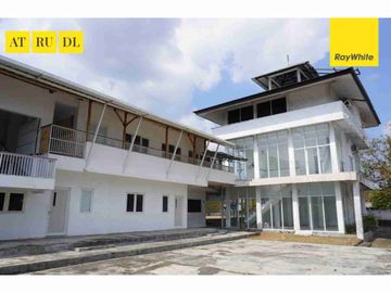 Dijual tanah+bangunan ex sekolah lokasi primium ngaglik sleman Yogys